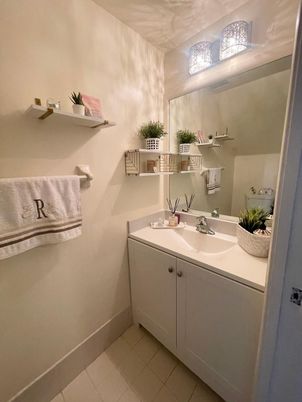 Bathroom, Dual Sink Vanities, Interior