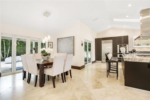 Dining room, Interior, Kitchen, Pendant Lights, Recessed Lighting, Stainless Steel Appliances