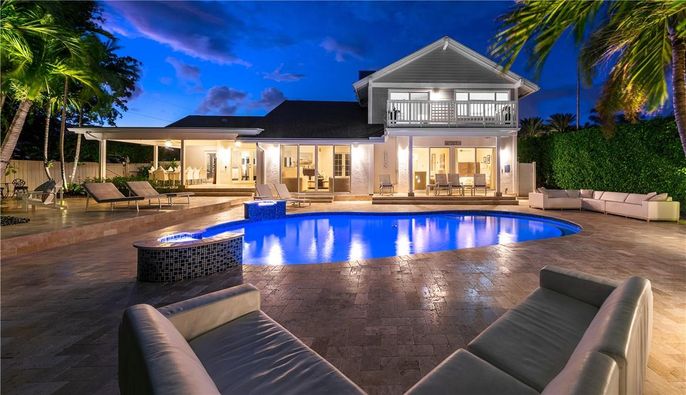Exterior, Pool