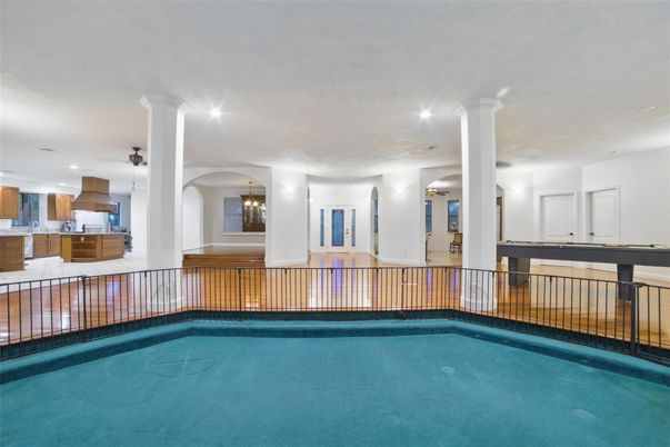 Interior, Pendant Lights, Pool, Recessed Lighting