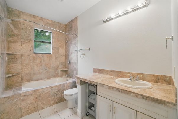 Bathroom, Interior, Tile Countertops