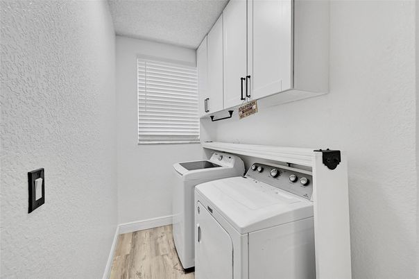 Interior, Washer, Wood Texture Flooring