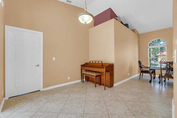 Dining room, Interior, Pendant Lights, Piano