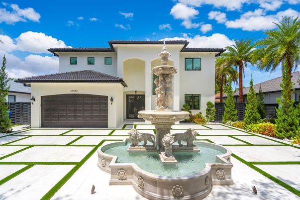 Attached, Exterior, Facade, Mediterranean