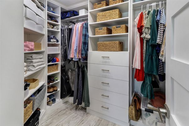 Interior, Walk-in Closets, Wood Texture Flooring
