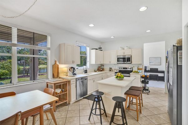Dining room, Interior, Kitchen, Recessed Lighting, Stainless Steel Appliances