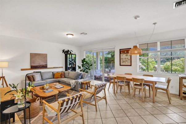 Dining room, Interior, Living room, Pendant Lights