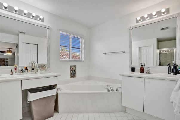 Bathroom, Dual Sink Vanities, Interior