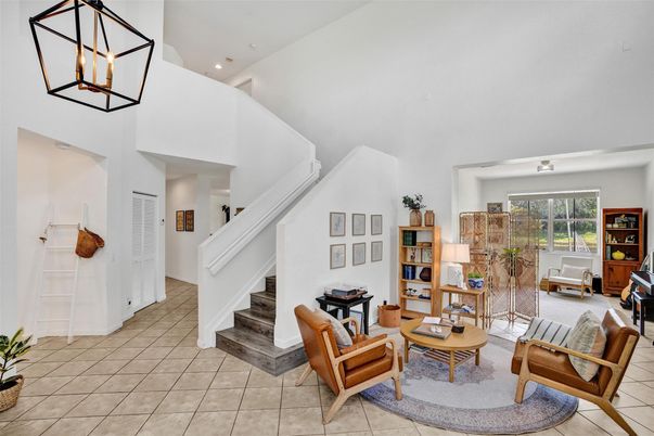 Interior, Living room, Pendant Lights, Recessed Lighting
