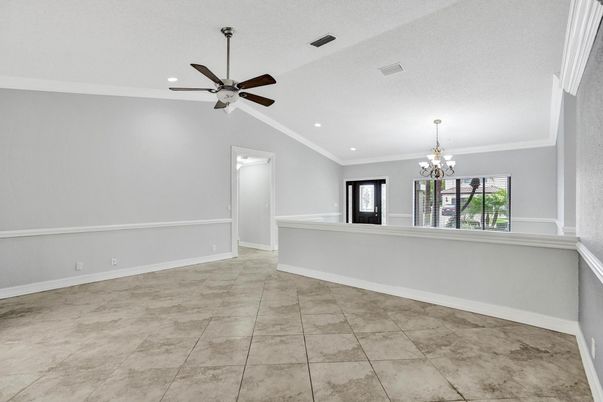 Chandelier, Empty room, Interior, Recessed Lighting