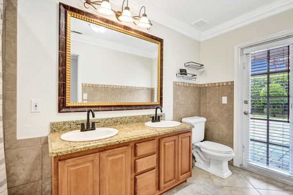 Bathroom, Dual Sink Vanities, Interior