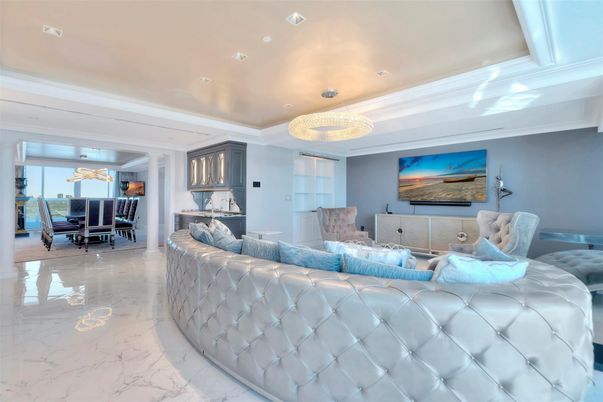 Chandelier, Dining room, Interior, Living room, Marble, Recessed Lighting