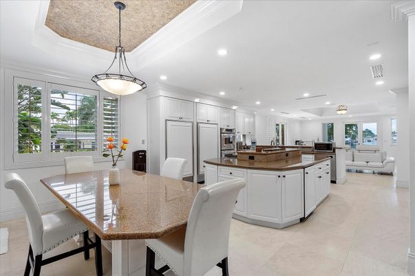Dining room, Interior, Kitchen, Living room, Pendant Lights, Recessed Lighting, Stainless Steel Appliances