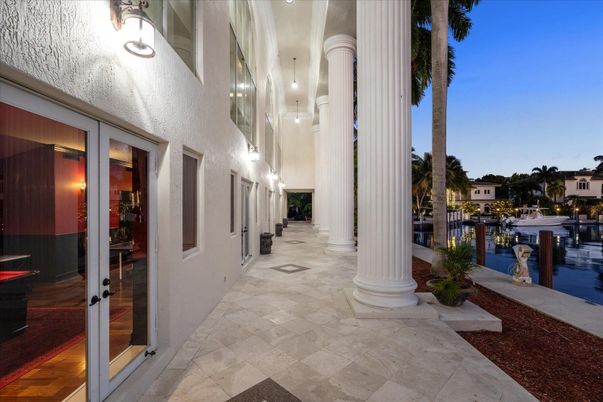 Exterior, Pendant Lights