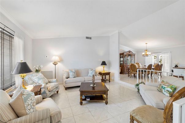 Chandelier, Dining room, Interior, Living room