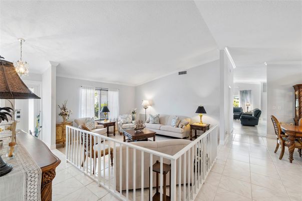 Dining room, Interior, Living room, Pendant Lights