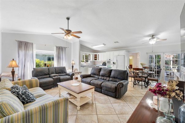 Dining room, Interior, Kitchen, Living room, Stainless Steel Appliances