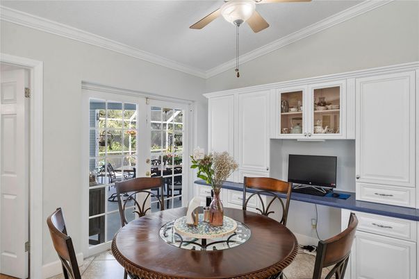 Dining room, Interior