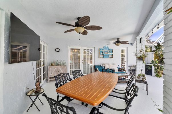 Dining room, Interior