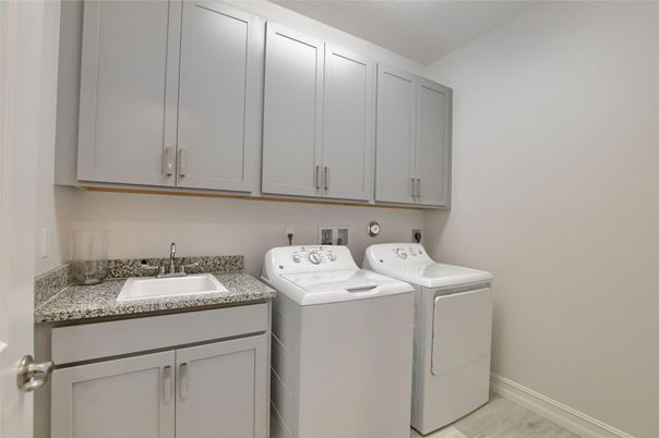 Interior, Washer, Wood Texture Flooring