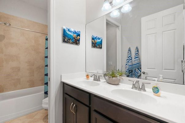 Bathroom, Dual Sink Vanities, Interior