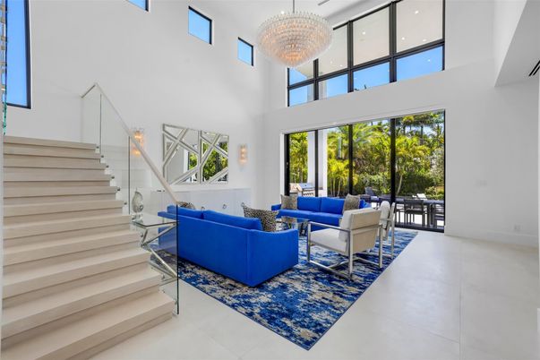 Chandelier, Interior, Living room