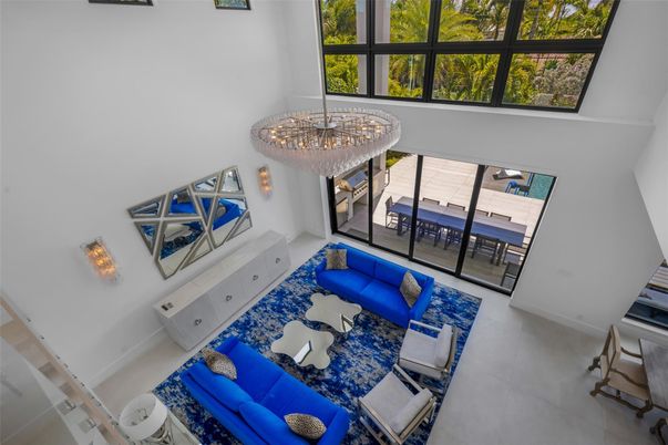Chandelier, Interior, Living room