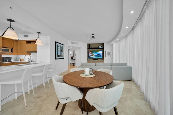 Dining room, Interior, Kitchen, Pendant Lights, Recessed Lighting