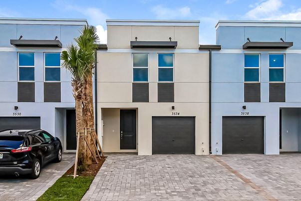 Attached, Exterior, Facade, Rowhouse