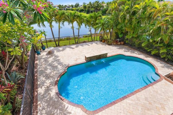 Exterior, Pool, Water