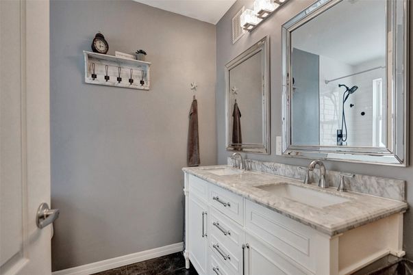 Bathroom, Dual Sink Vanities, Interior