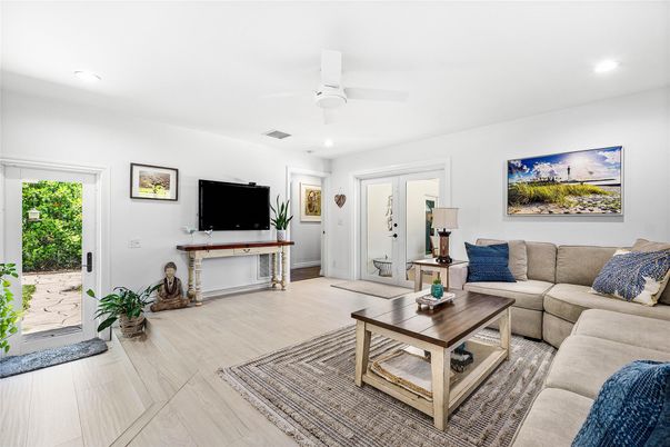 Interior, Living room, Recessed Lighting, Wood Texture Flooring