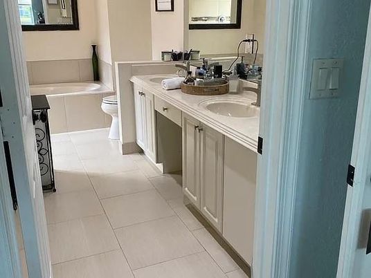 Bathroom, Dual Sink Vanities, Interior