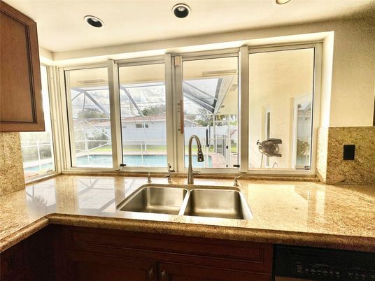 Interior, Kitchen, Recessed Lighting, Water
