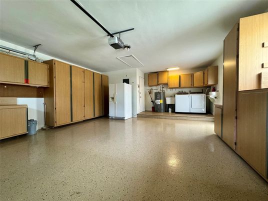 Garage, Interior, Washer
