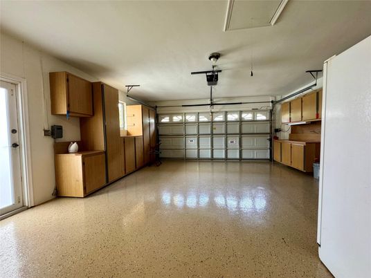 Garage, Interior