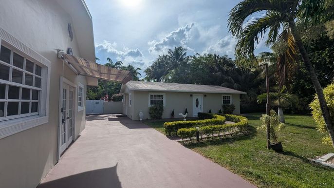 Backyard, Exterior