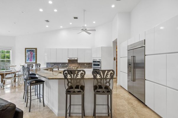 Dining room, Interior, Kitchen, Recessed Lighting, Stainless Steel Appliances