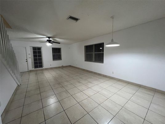 Empty room, Interior, Pendant Lights