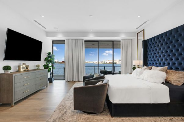 Bedroom, Interior, Living room, Recessed Lighting, Water, Wood Texture Flooring
