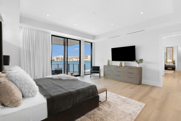 Bedroom, Interior, Recessed Lighting, Water, Wood Texture Flooring