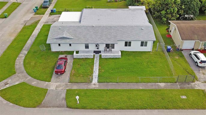 Exterior, Drone