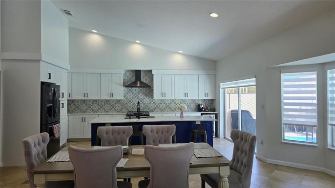 Dining room, Interior, Kitchen, Recessed Lighting