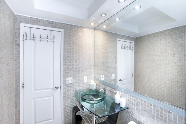 Bathroom, Interior, Recessed Lighting