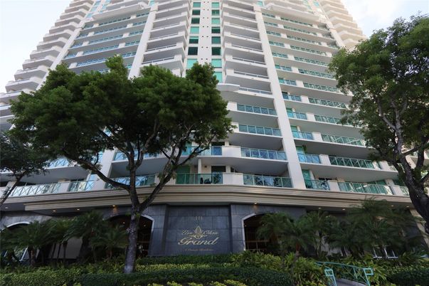 Exterior, Facade, Condo Building