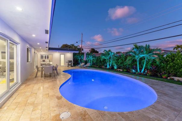Exterior, Pool