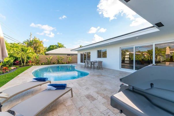 Exterior, Pool
