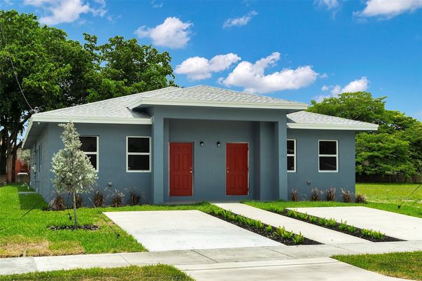 Exterior, Facade, Ranch