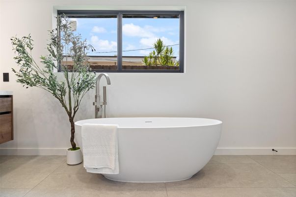 Bathroom, Free Standing Baths, Interior