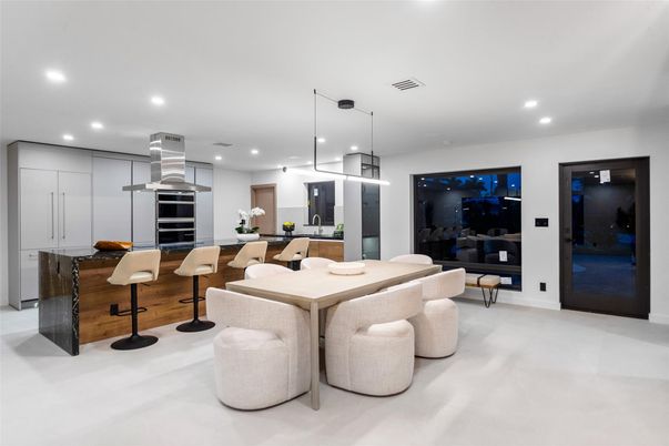 Dining room, Interior, Kitchen, Living room, Pendant Lights, Recessed Lighting, Stainless Steel Appliances